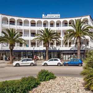 apartamentos-arcos-playa.allmallorcahotels.com/